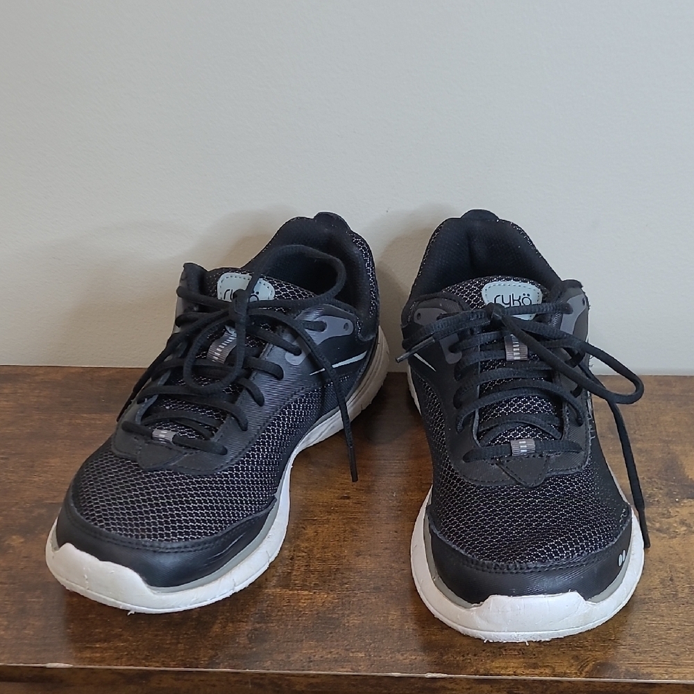 Ryka Black Blend Athletic Shoes size 8 WIDE